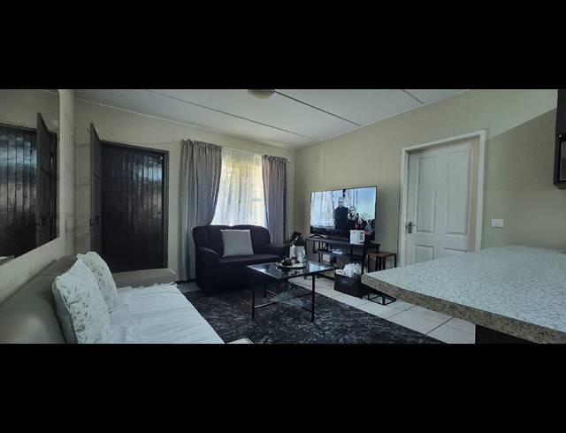 2 BEDROOM APARTMENT FOR SALE IN HONEYPARK
